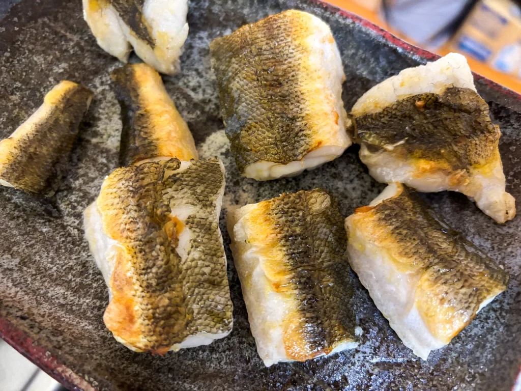 マゴチを塩とオリーブオイルでシンプルに焼いたポワレです