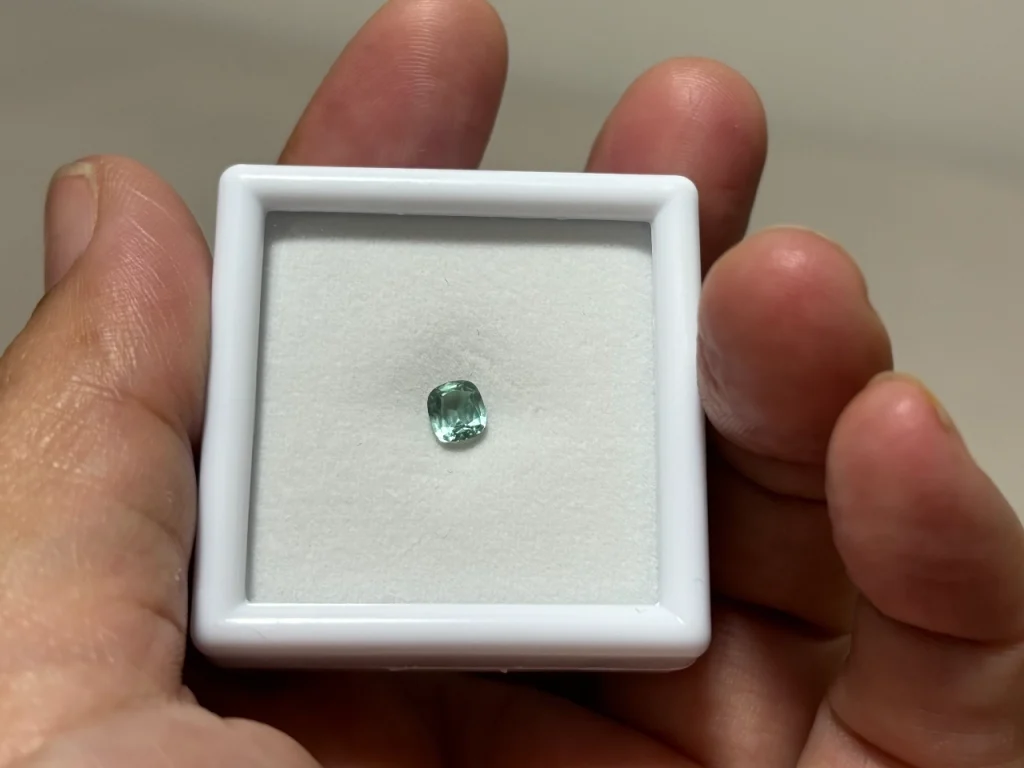 シーフォームトルマリンの見たままの色をお伝えしたくて、色調補正せずに撮った写真その2です